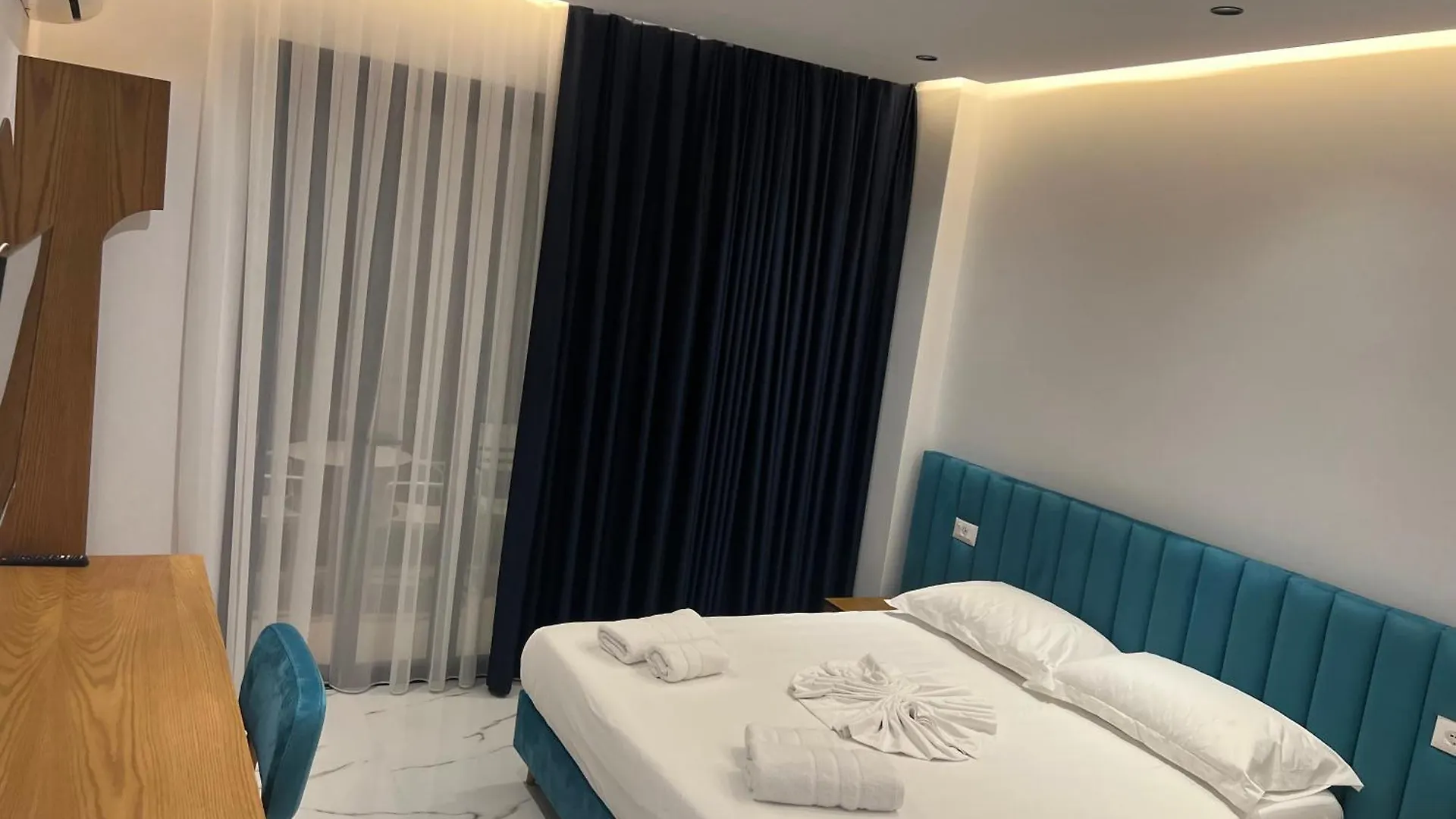 Villa Center & Pool Εξαμίλιο