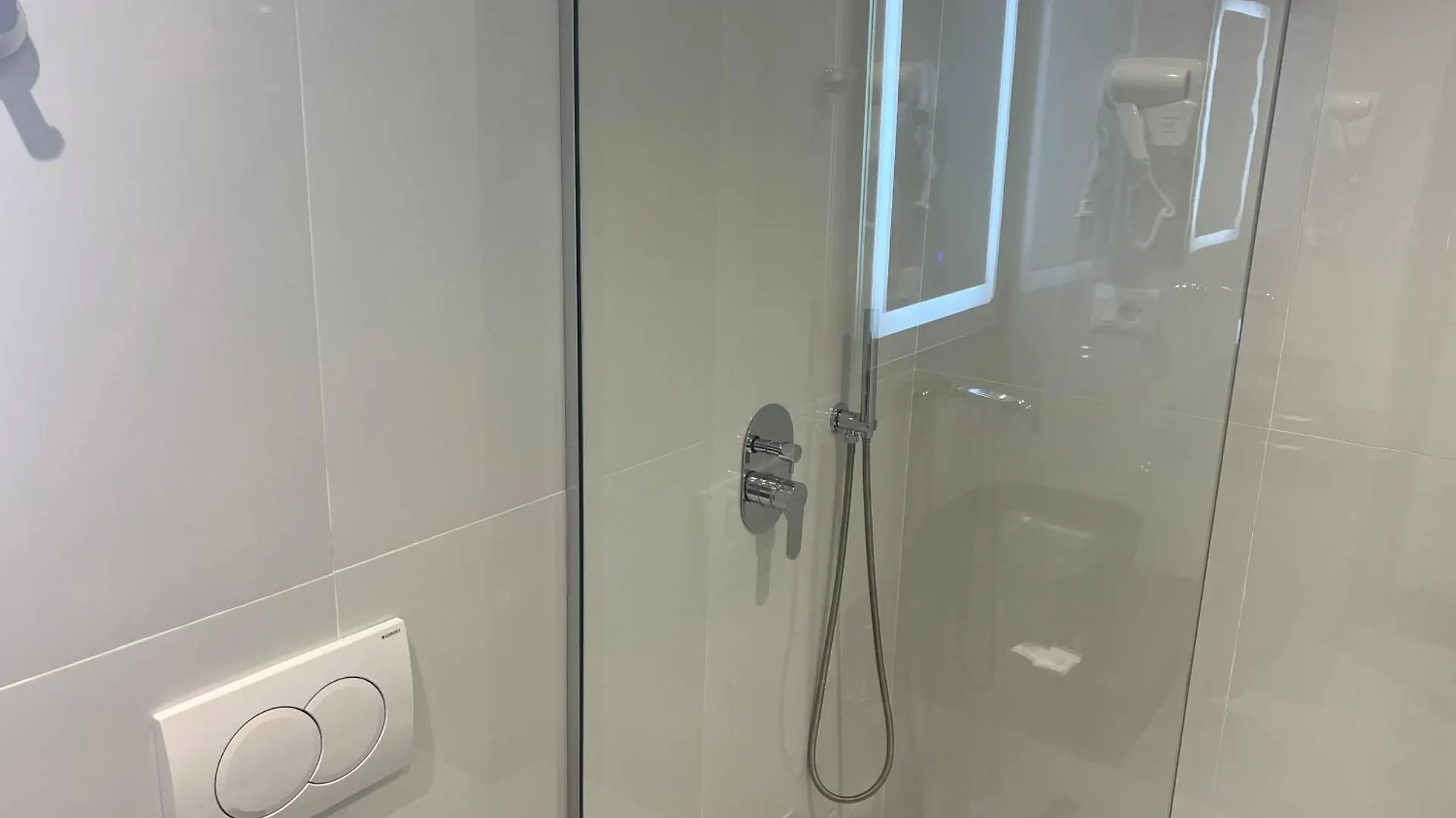 Villa Center & Pool Εξαμίλιο 0*,  Αλβανία
