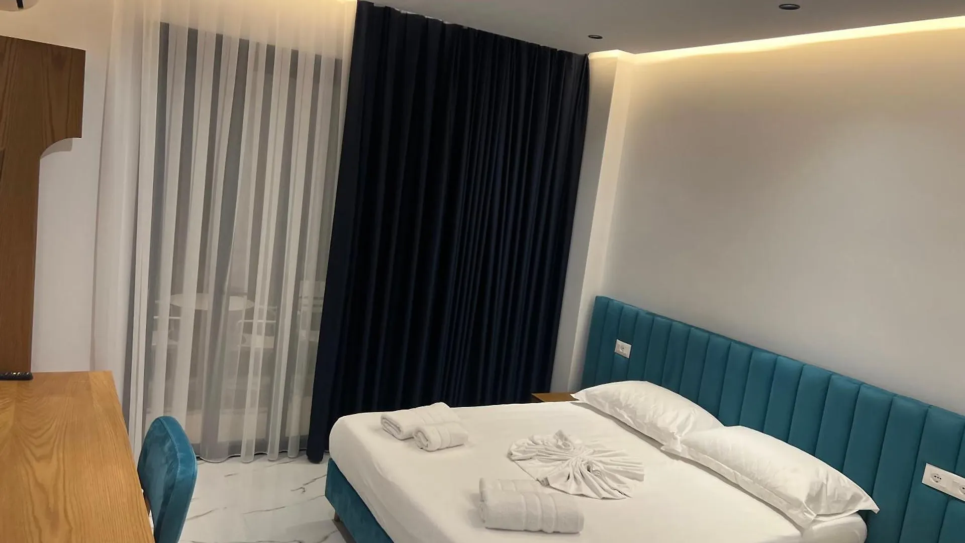 Villa Center & Pool Εξαμίλιο
