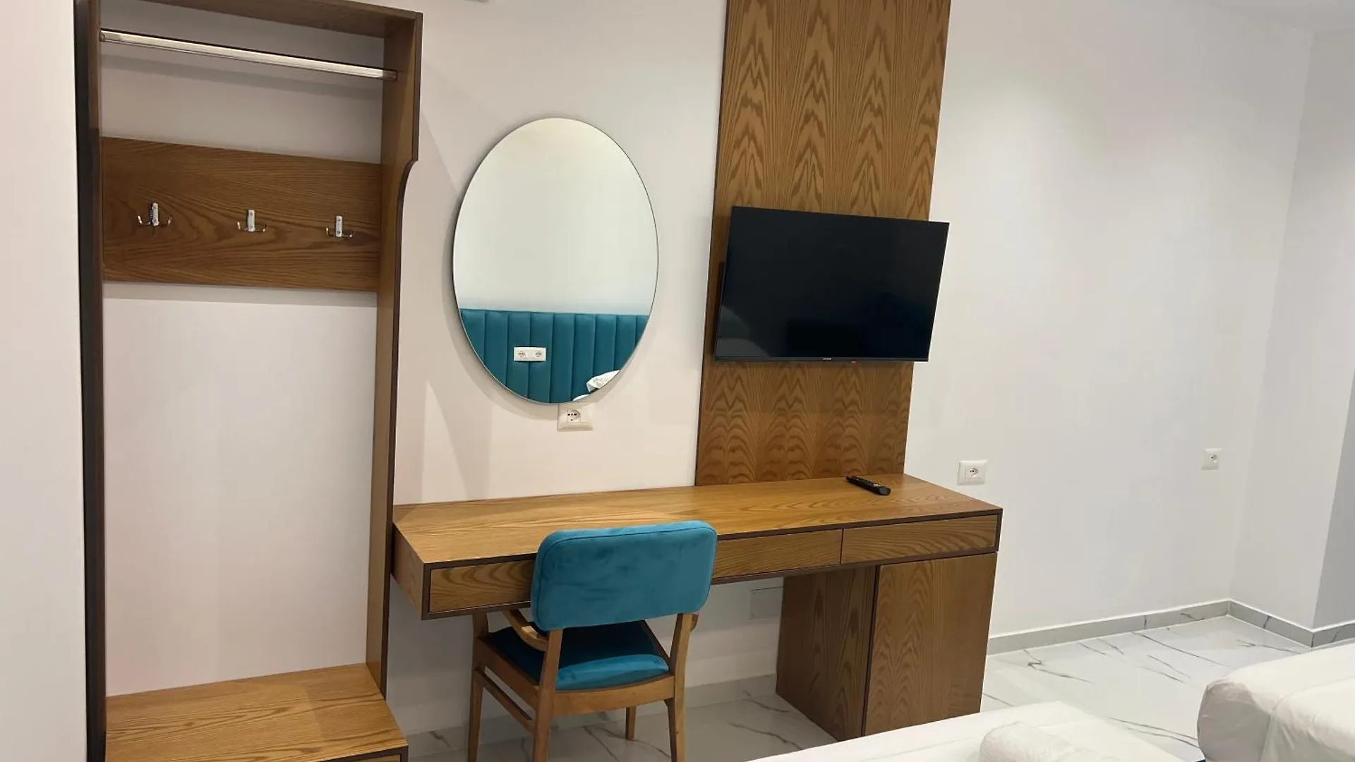 Villa Center & Pool Εξαμίλιο 0*,