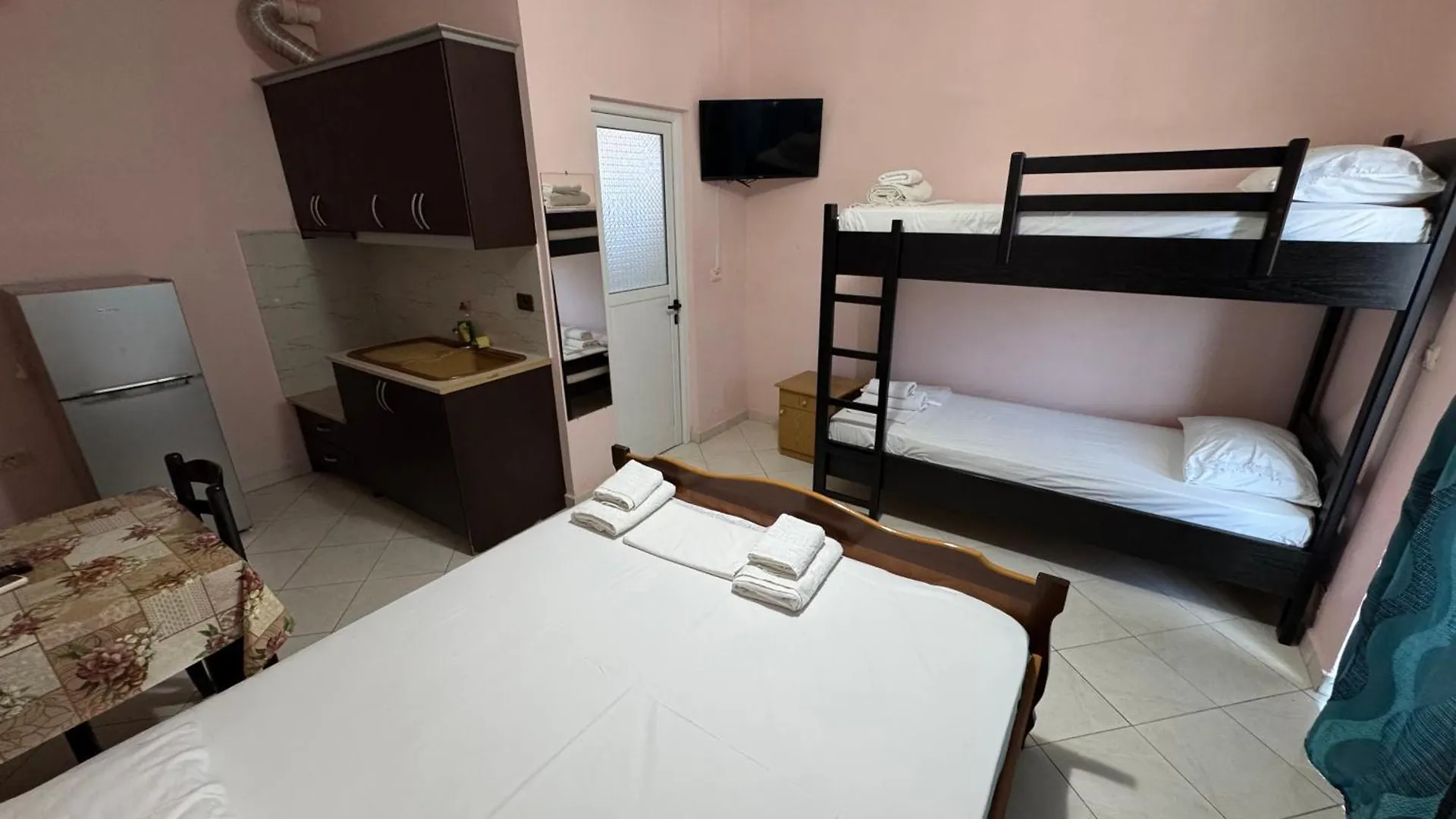 Villa Center & Pool Ksamil