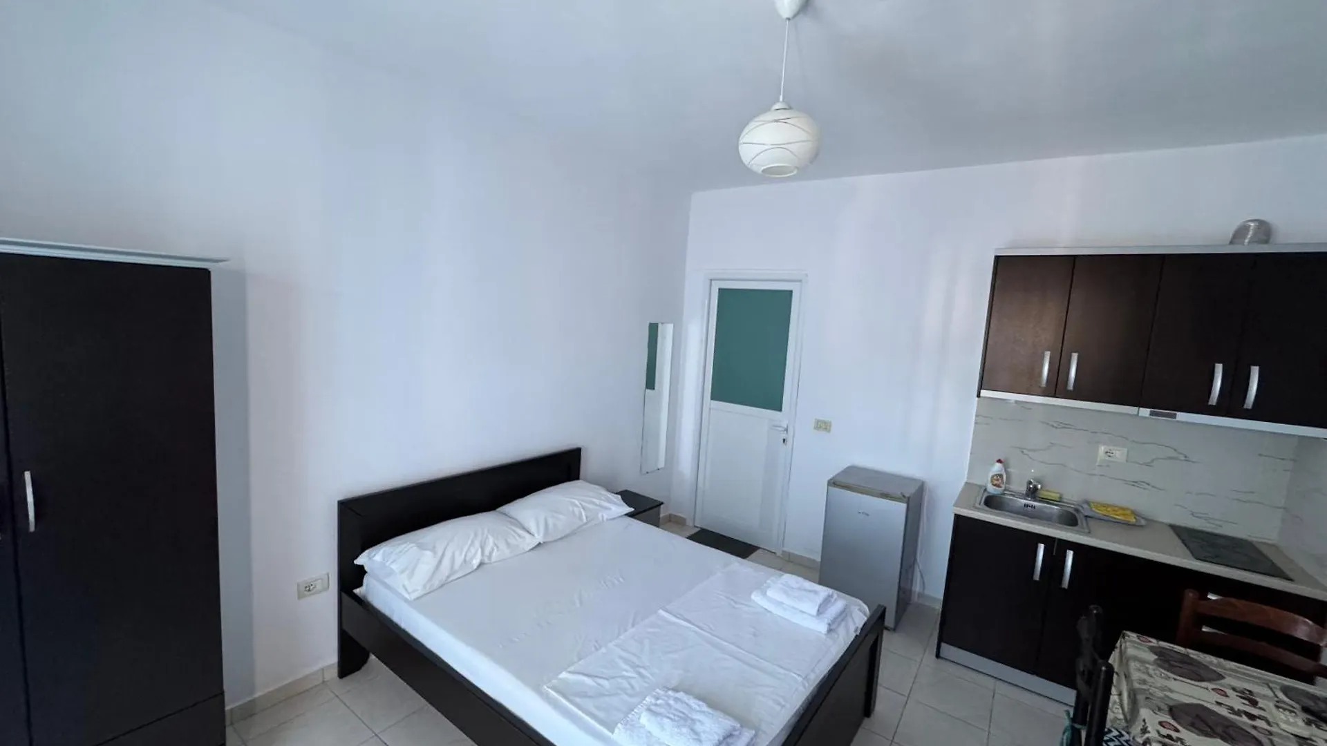 Villa Center & Pool Εξαμίλιο Αλβανία
