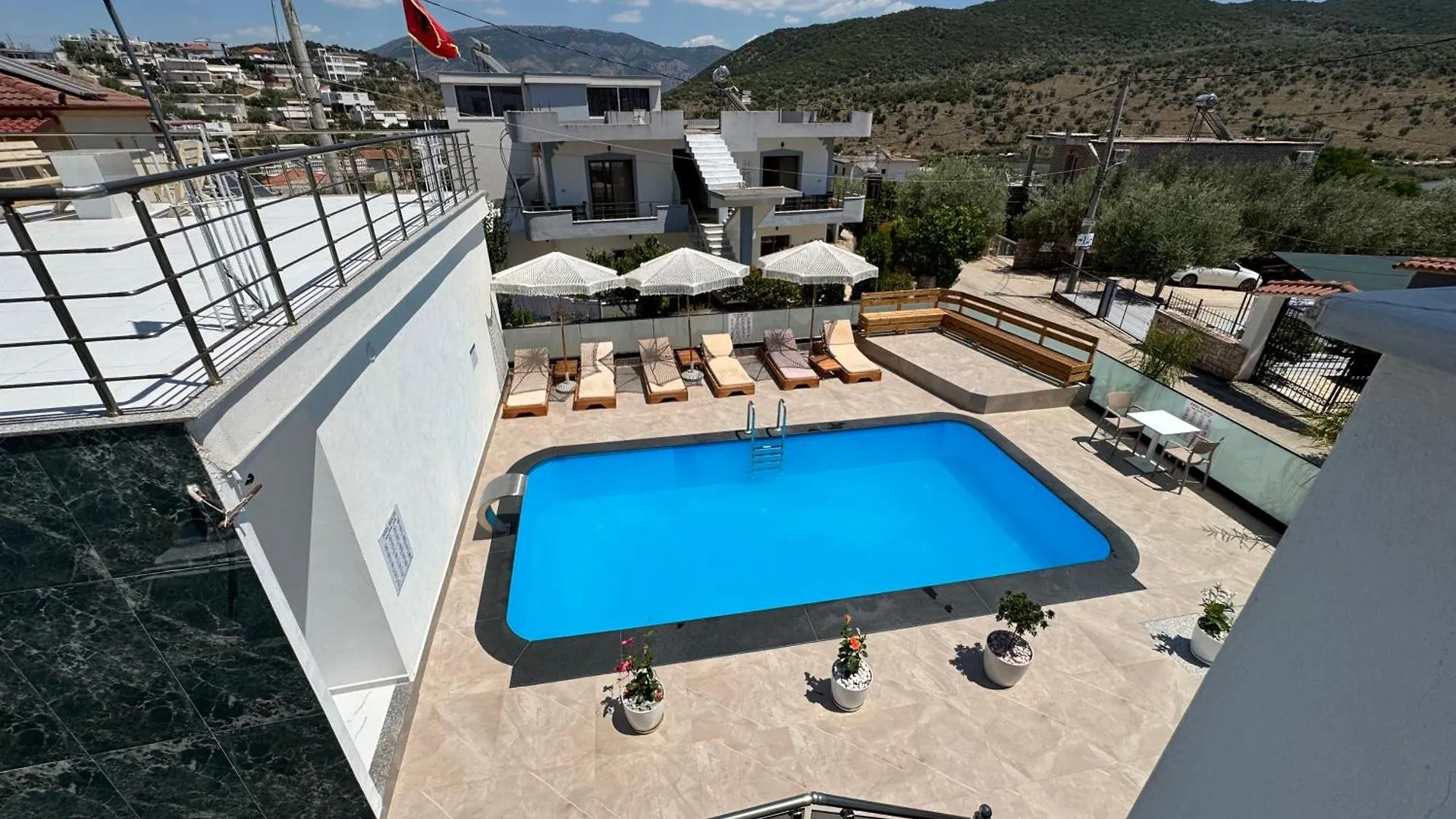 Villa Center & Pool Εξαμίλιο