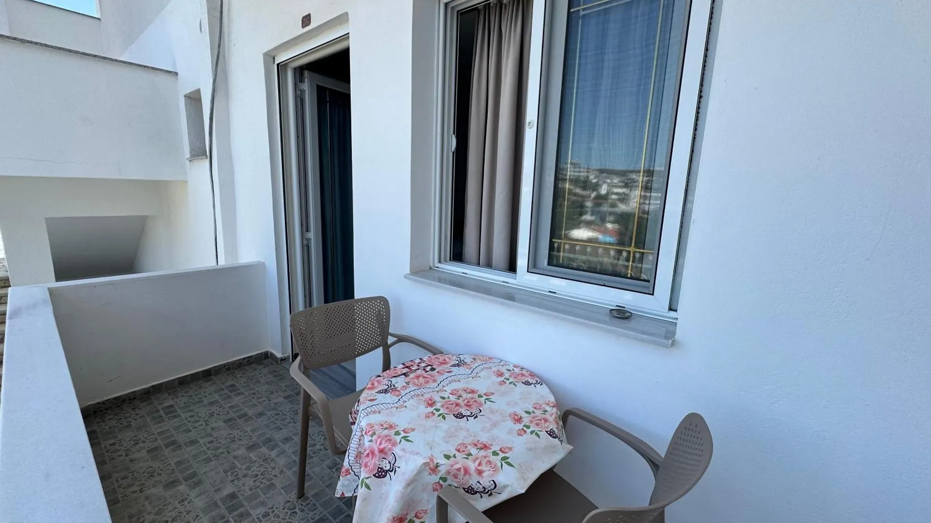 Villa Center & Pool Εξαμίλιο