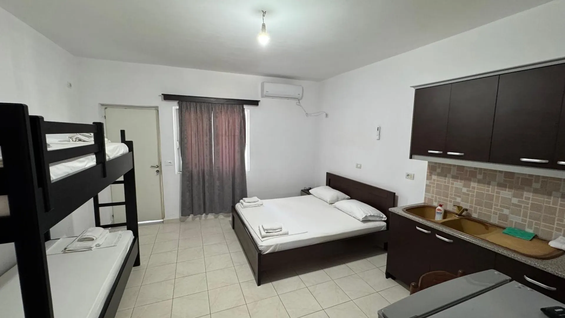 Villa Center & Pool Ksamil Albánia
