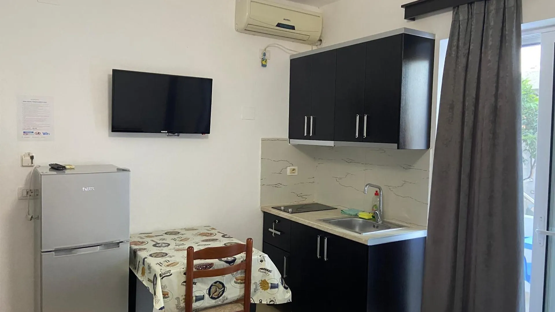 Villa Center & Pool Ksamil